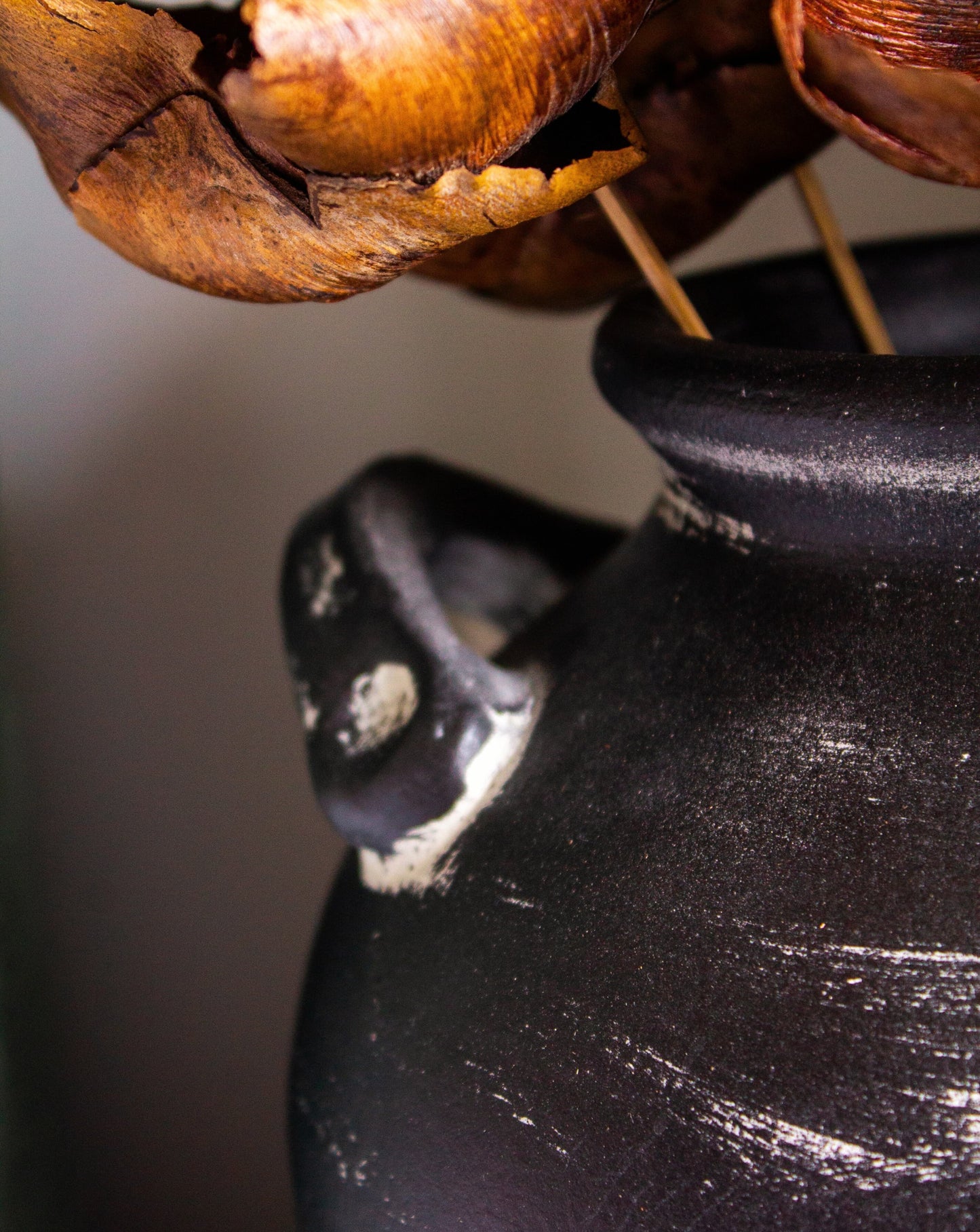 Vaselle Noir Vase