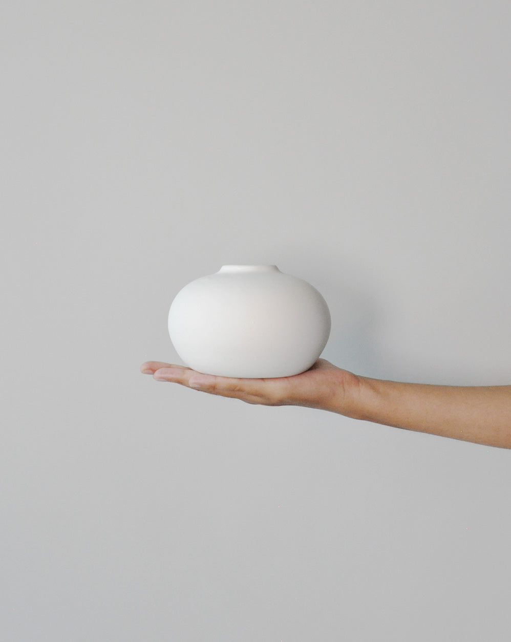 Smooth sculpt Sphere vase